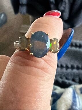 Vintage 10kt Yellow Gold Three-Stone Opal Accent Ring, Blue Opalescent